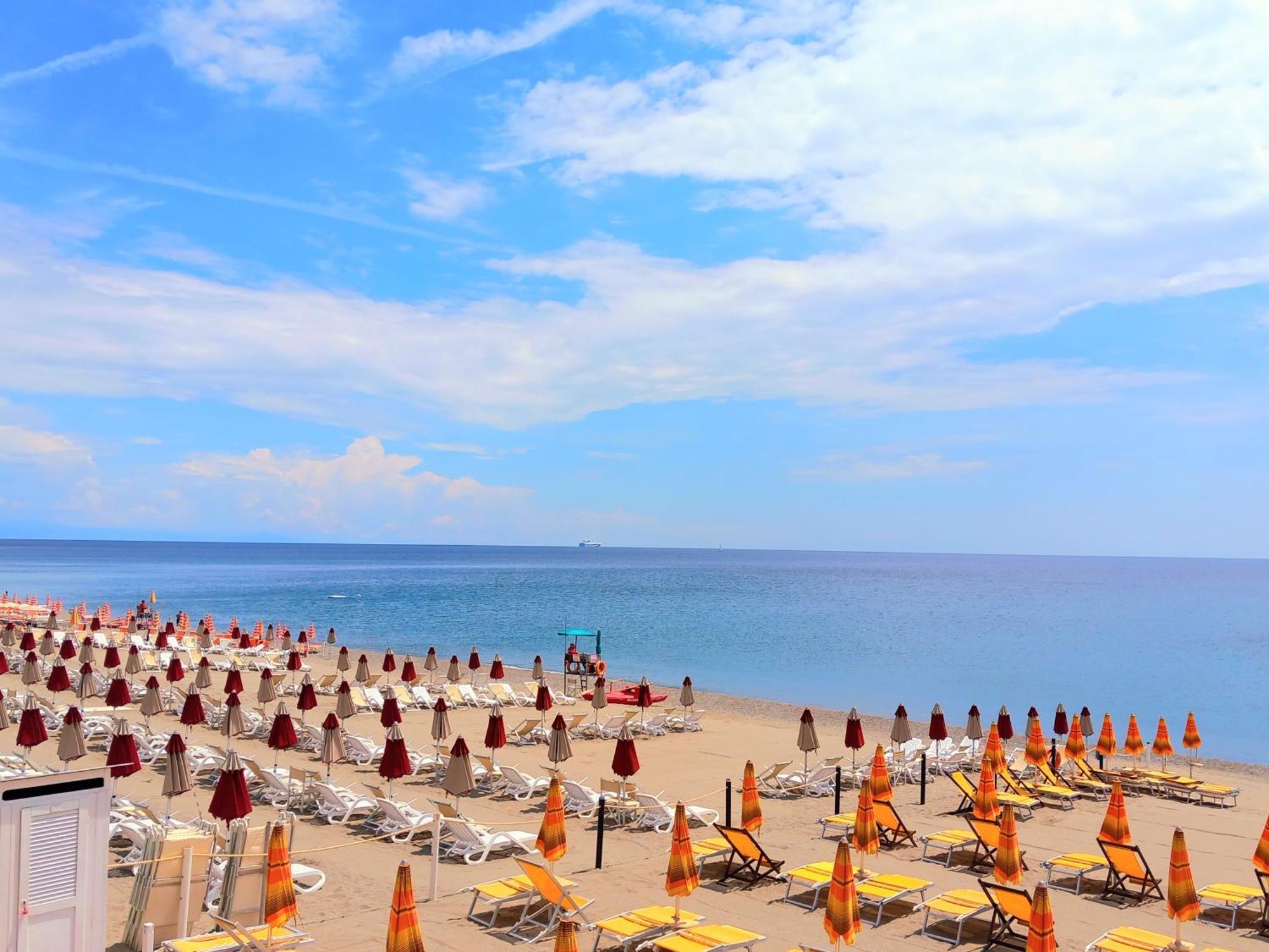 Sweet Sea View Appartement Savona Buitenkant foto